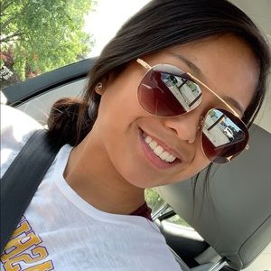 Meet your Posher, Isabel